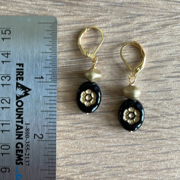 HAND CRAFTED PIERCED EARRINGS - Picture 7 of 14